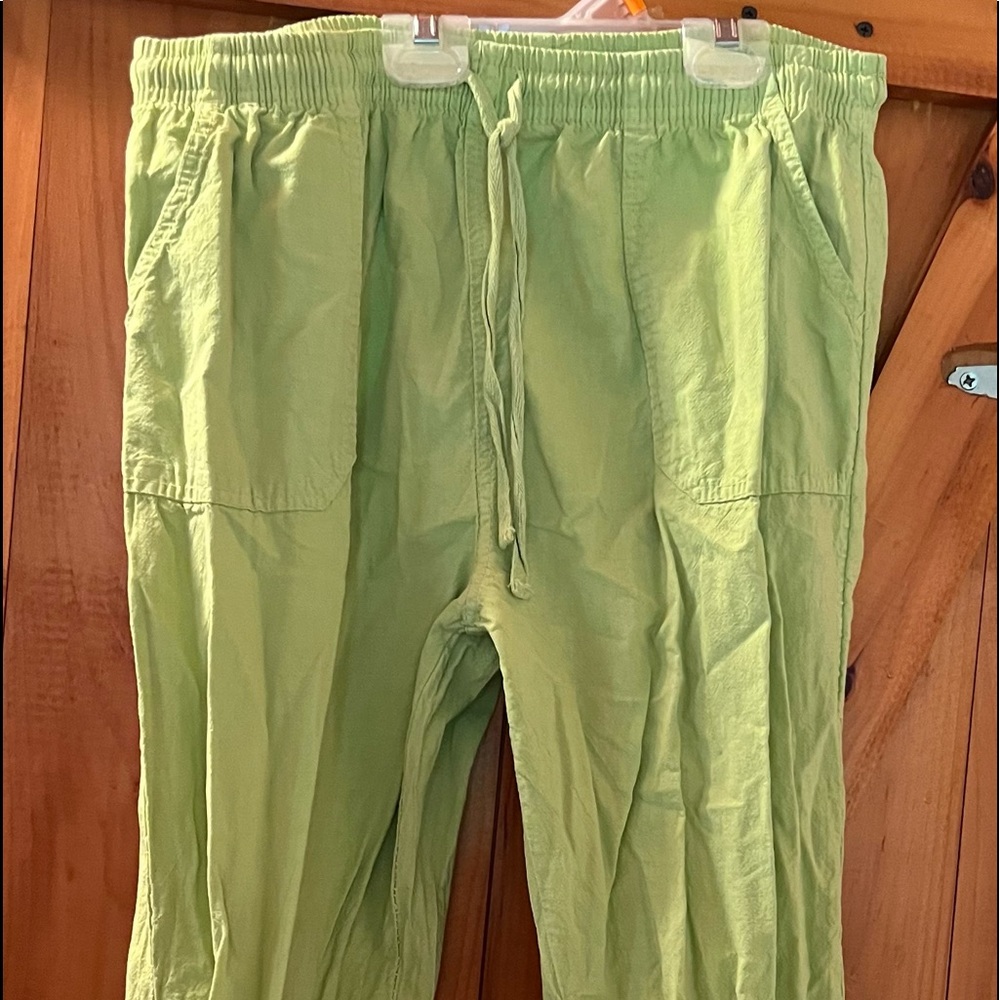 Size M 100% cotton drawstring capris